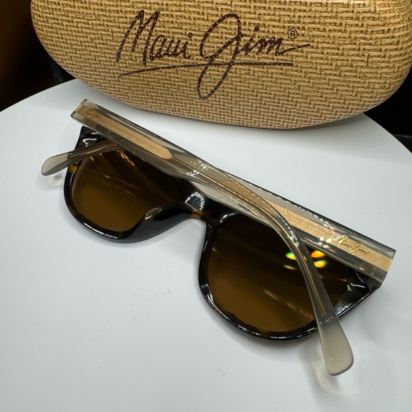 Maui Jim Women’s Sunglasses - Picture 2 of 8
